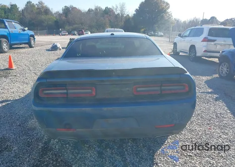 2020 Dodge Challenger Sxt z USA, uszkodzony, nr VIN 2C3CDZAG0LH182868